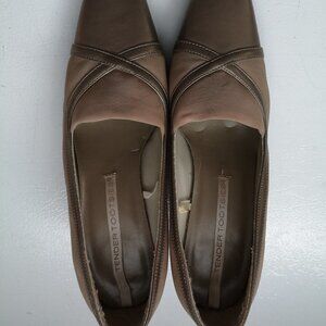 Tender Tootsies Lucille Ladies Size 6.5 Wide Tan & Gold Dress Shoes